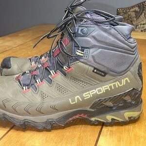 La Sportiva Men's Ultra Raptor 2 Olive and Red Size 7 Gore-Tex